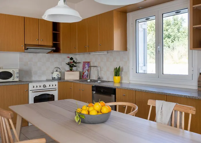 Ursa Minor Ferienhaus Mousata